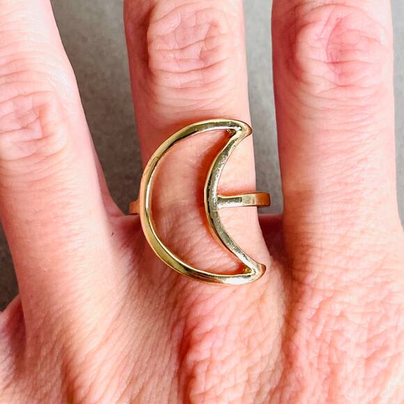 Quarter Moon Cut Out Gold Tone Ring Size 7.5 - Picture 2 of 5